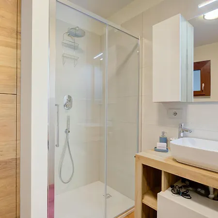 The Lovely Nest - Happy Apartamento *