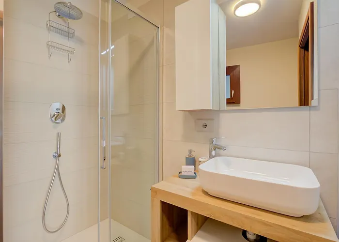 The Lovely Nest - Happy Apartment